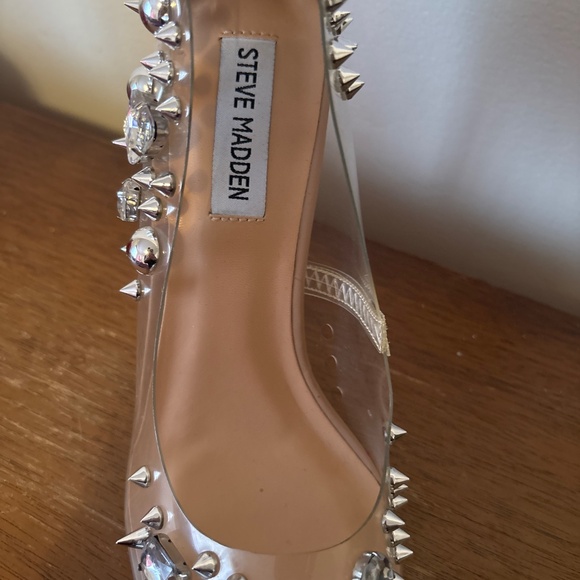 Clear and nude color pointed toe pumps - Picture 5 of 7